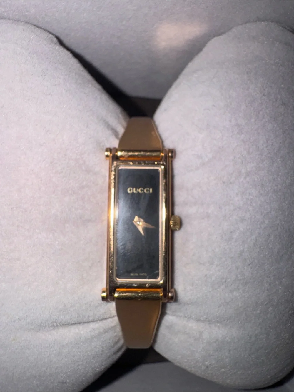 Gucci Women's Classic Gold & Black Watch W Box & Shopping bag/tie